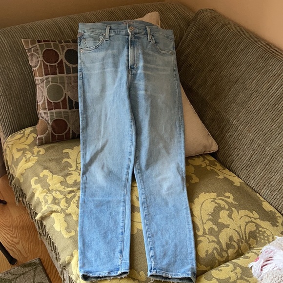 Citizens of Humanity Rocket Crop Mid Rise Jeans - Picture 7 of 8